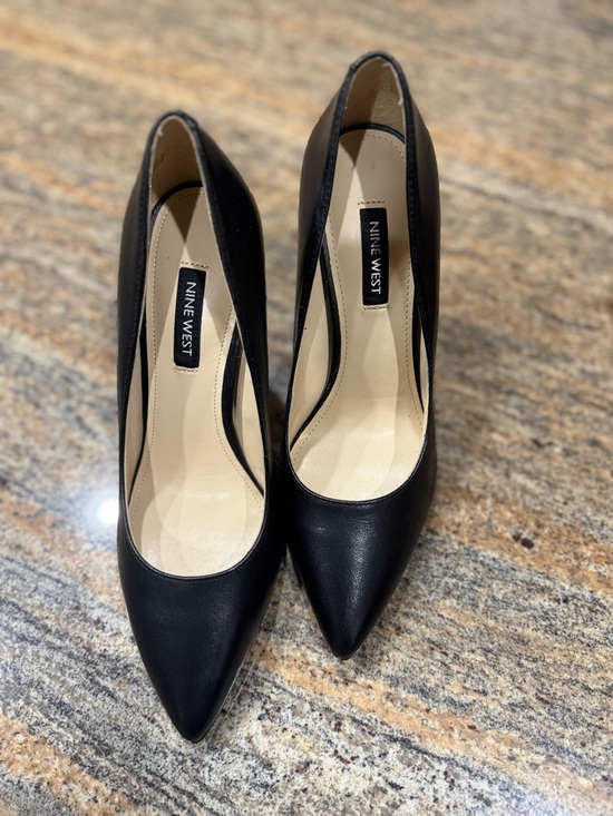 Nine West Shoes - Nine West Tatiana Pointy Toe Black Leather Pumps Size 7M